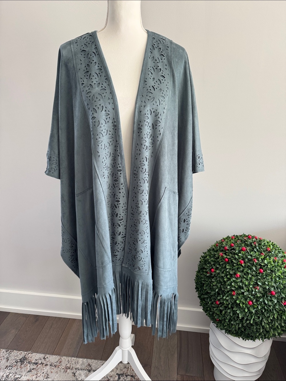 Anthony Original Suede Slate
Blue Cut Out Fringe Hem Shawl
Kimono Missy One Size